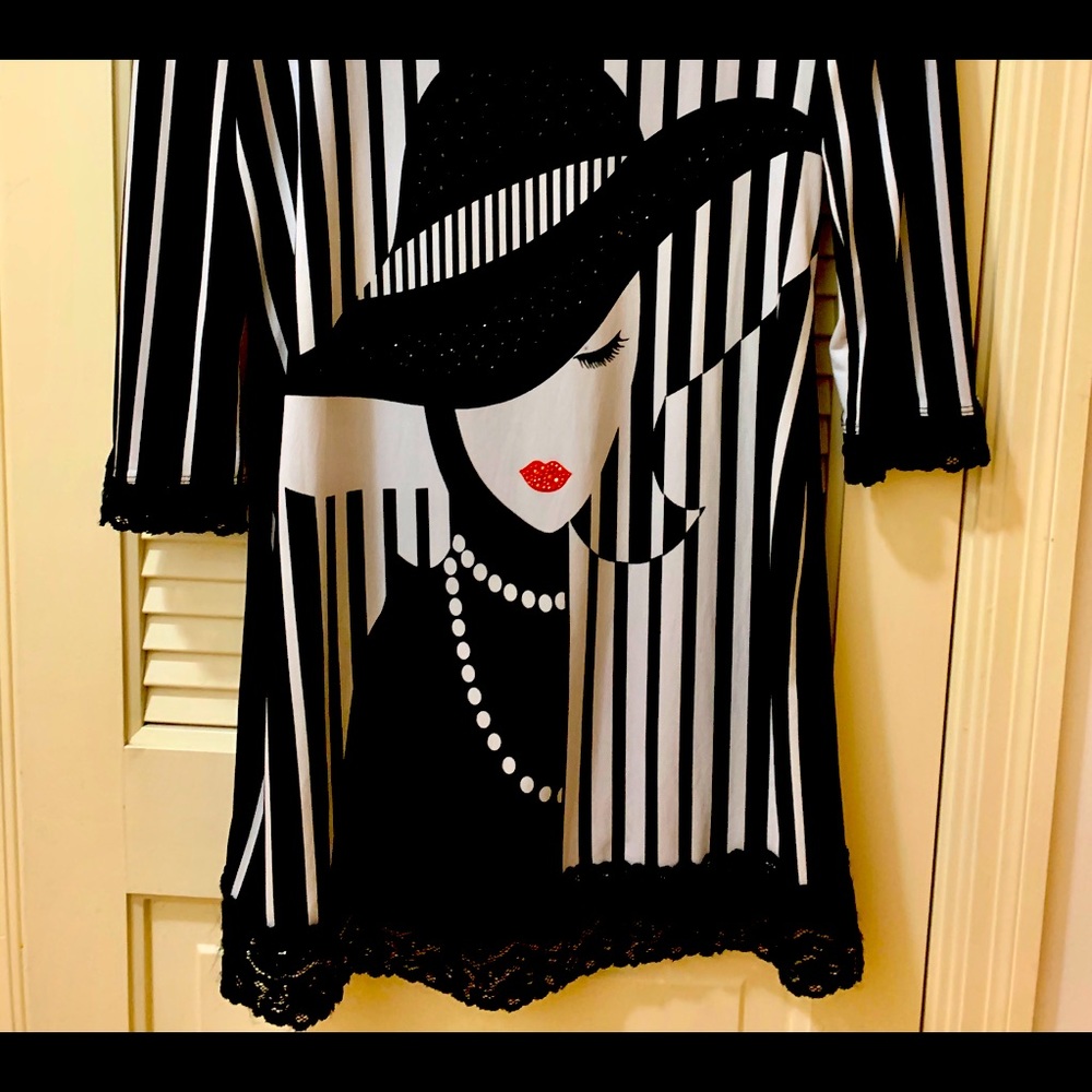 ⬇️JOSEPH RIBKOFF unique all-season dress.